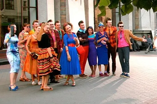 Actors Oksana Akinshina and Igor Voynarovsky on Independence Avenue in Minsk during the production of Stilyagi (2007).