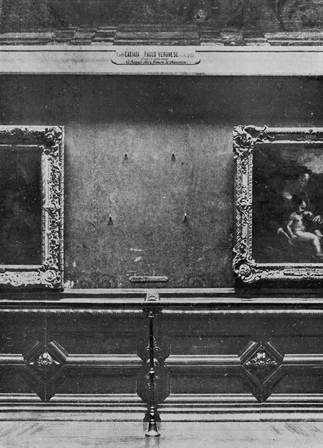 After the theft of the Mona Lisa in 1911, her empty spot in the Louvre’s Salon Carré sat beneath Veronese’s The Feast at the House of Simon, flanked by works from Titian and Correggio.