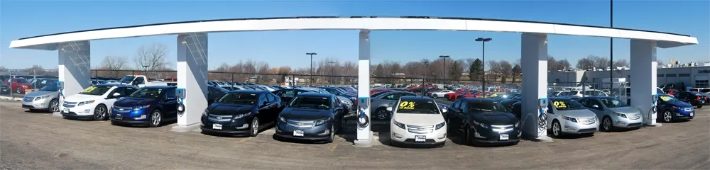 In 2012, Phillips Chevrolet in Frankfort, Illinois built the state’s first solar-powered charging station at an auto dealership. It includes eight solar stalls and five public charging points.