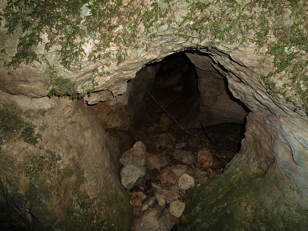 beatriz flamini 500 days cave isolation experiment