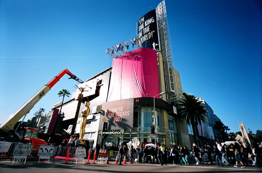 Hollywood sign featured image for an article about the La La Land Moonlight Oscars mix-up