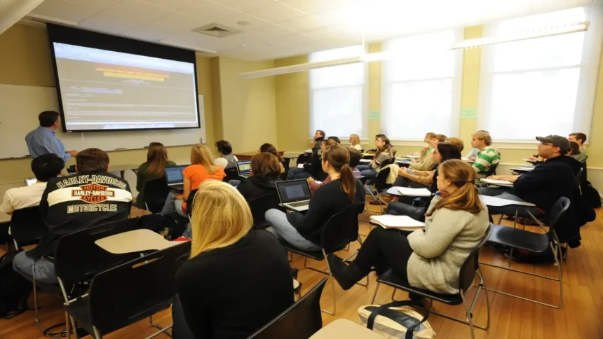 Anthropology class in Dinwiddie Hall