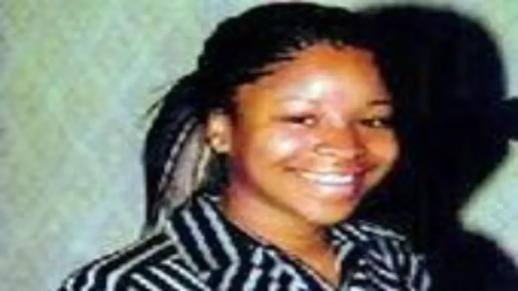 Photo of Tynesha Syewart before she went to college