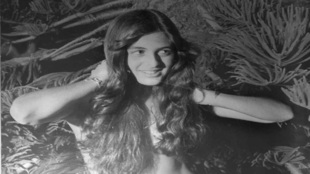 Portrait of missing teenager Amy Billig posing for a photograph before her 1974 disappearance.