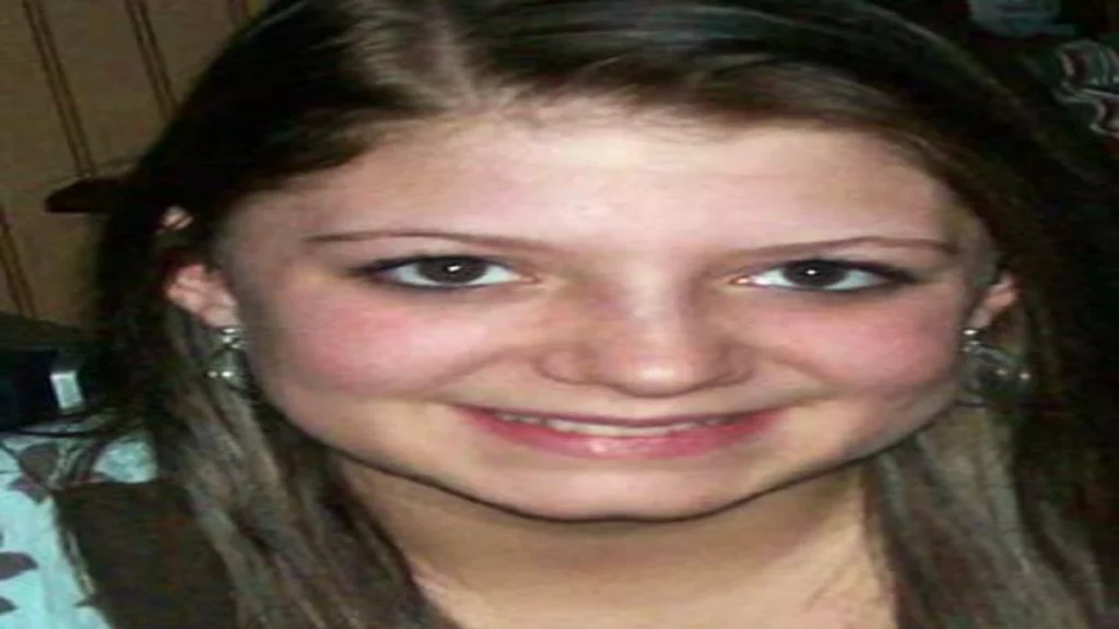 Portrait of Kayla May Berg, the 15-year-old Wisconsin teenager who disappeared in August 2009.