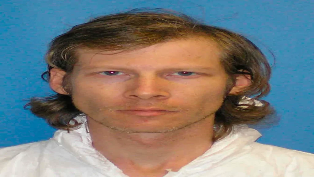 Mugshot of Robert Loren Masters Jr.