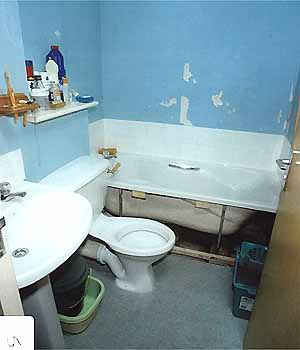 Small bathroom at 267 Somerset Gardens, with a bathtub, toilet and sink, where Victoria Climbié was forced to spend much of her final months.