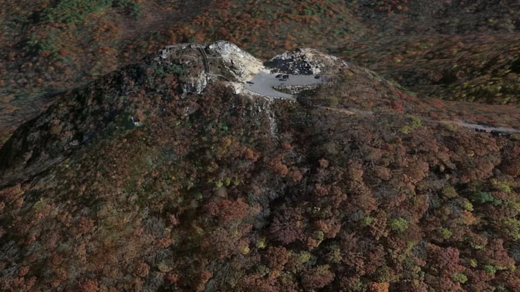 Bell Mountain Park summit and parking area in Georgia where Qaadir and Naazir Lewis were found in March 2025.