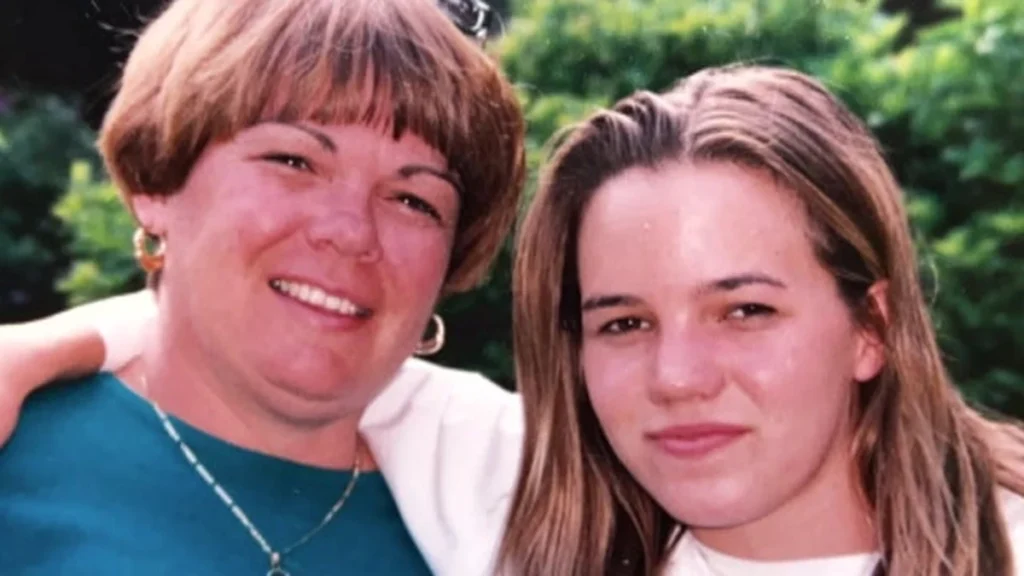 Denise Smart and her daughter Kristin