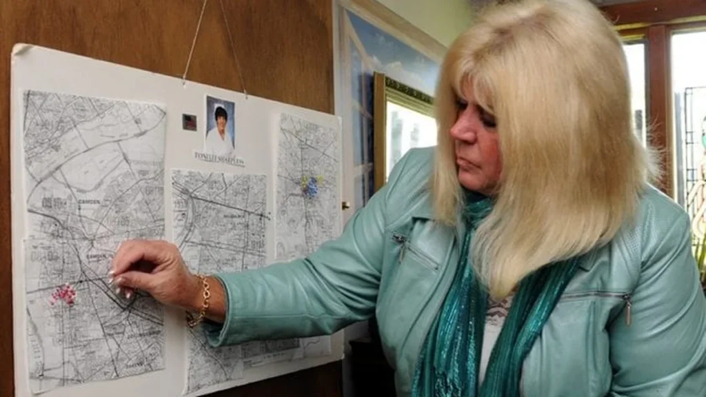 Private investigator Eileen Law examines a map of locations mentioned in tips about Toni Lee Sharpless’s disappearance.