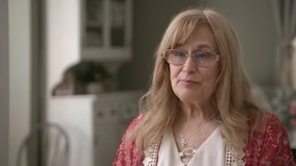 Oakey “Al” Kite’s girlfriend, Linda Angelopulos. 
